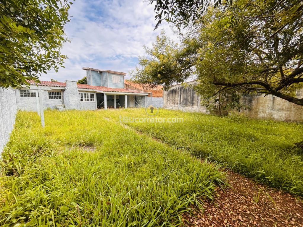 Casas / Sobrados 3 Dorm.