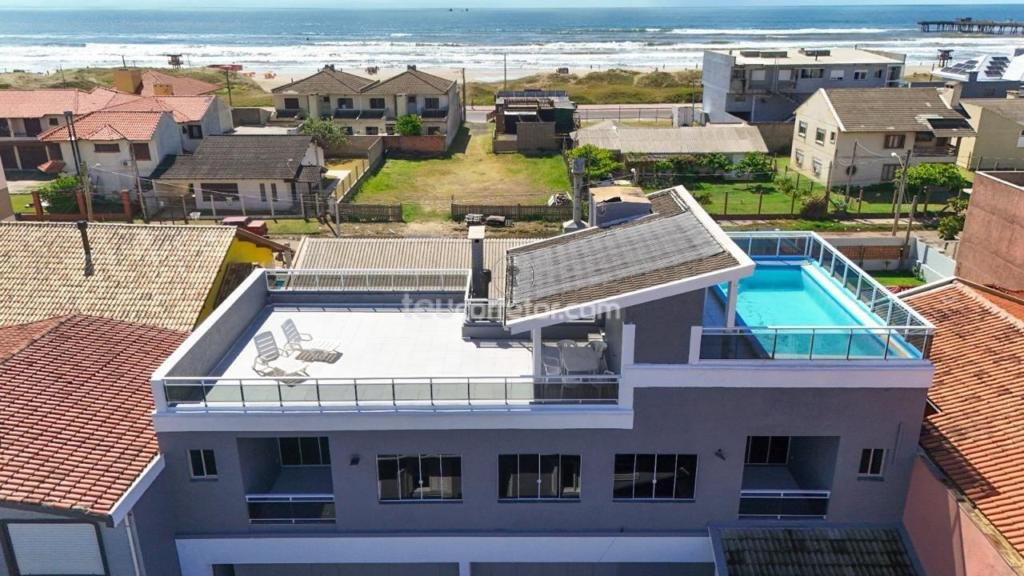 Casas / Sobrados 3 Dorm.