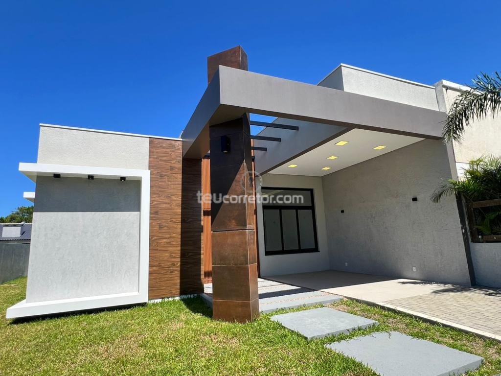 Casas / Sobrados 3 Dorm.