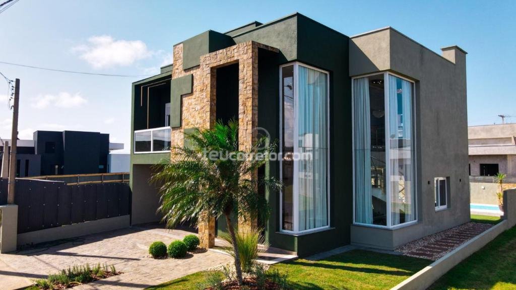 Casas / Sobrados 3 Dorm.