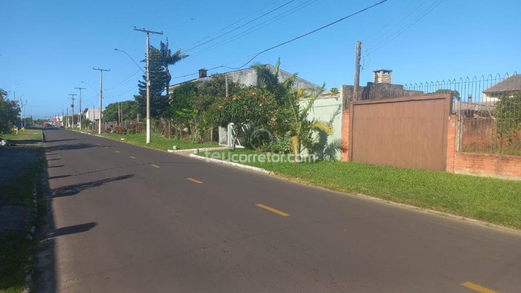 Casas / Sobrados 3 Dorm.