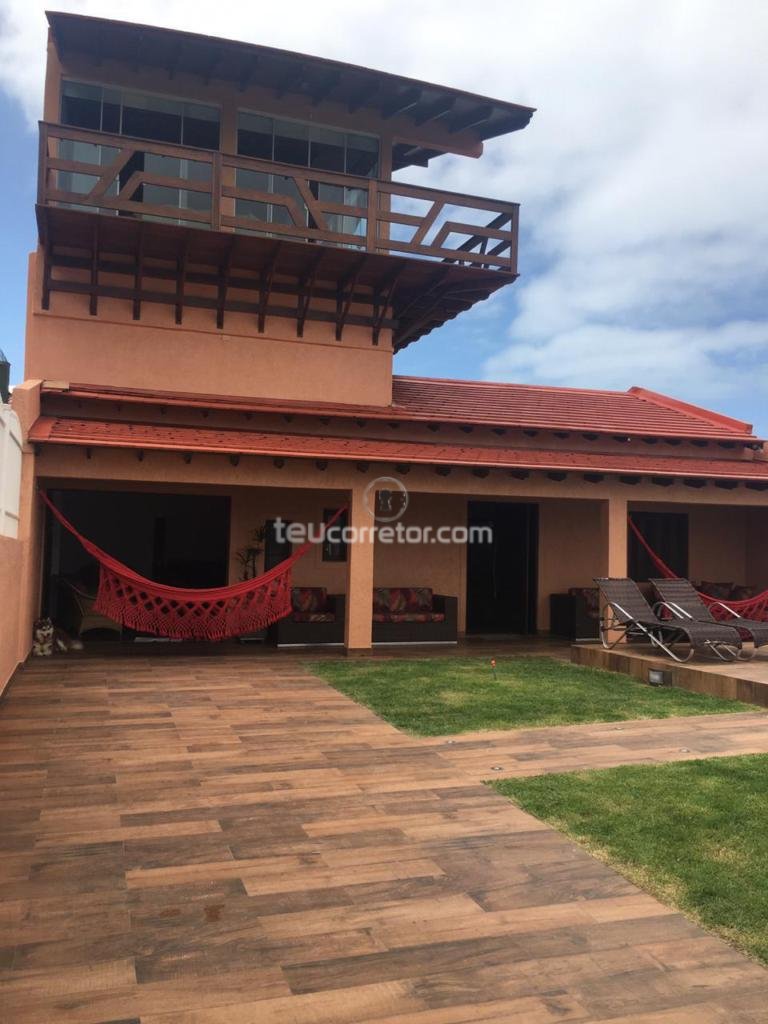 Casas / Sobrados 3 Dorm.