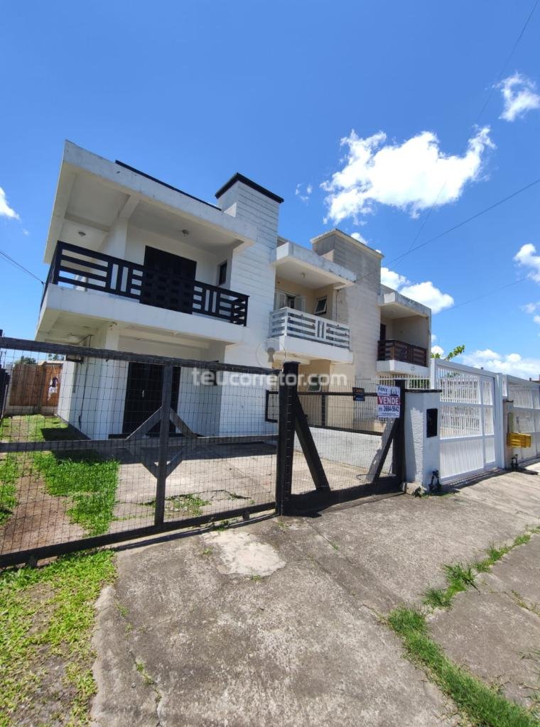 Casa Geminada / Duplex 2 Dorm.
