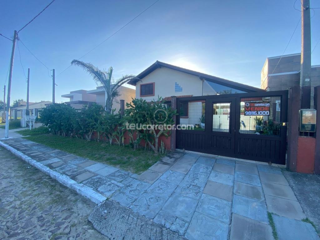 Casas / Sobrados 3 Dorm.