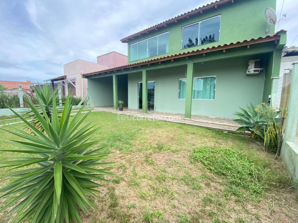 Casas / Sobrados 3 Dorm.