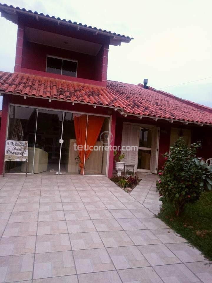 Casas / Sobrados 3 Dorm.