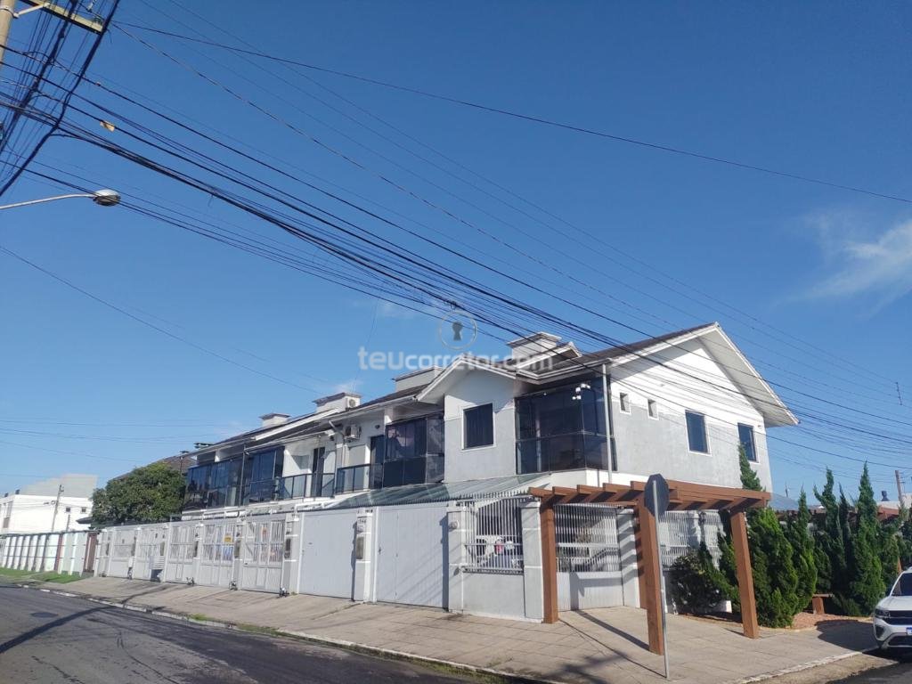 Casa Geminada / Duplex 2 Dorm.