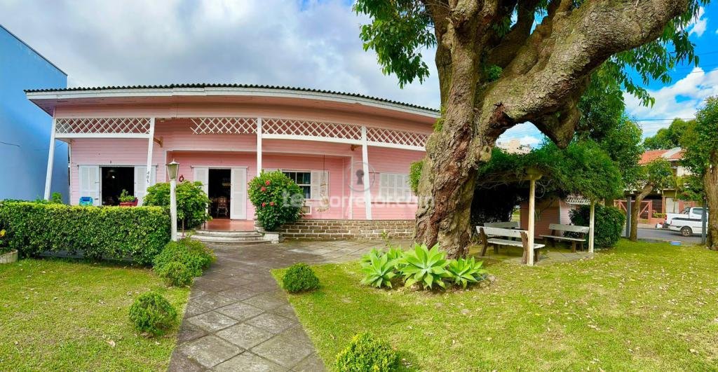 Casas / Sobrados 3 Dorm.