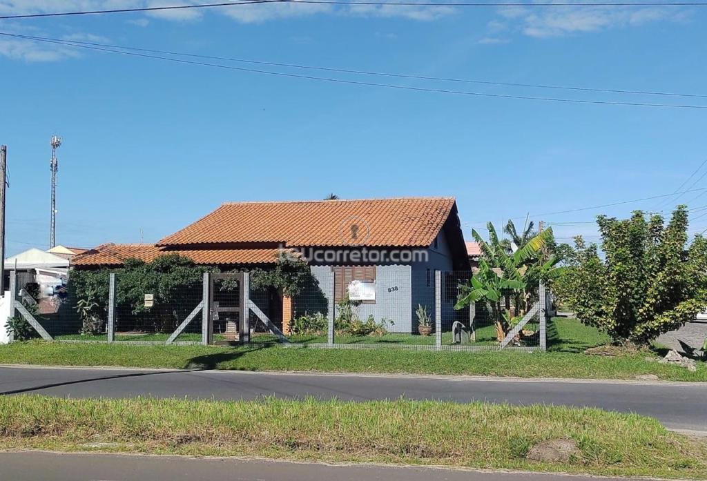 Casas / Sobrados 3 Dorm.