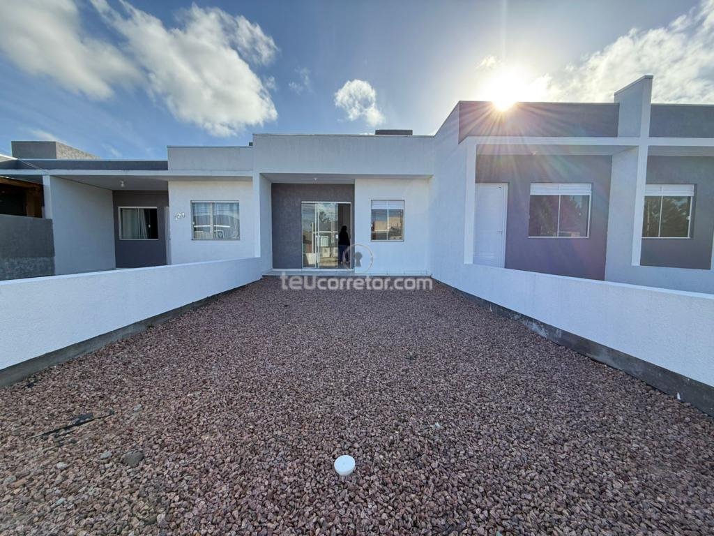 Casa Geminada / Duplex 2 Dorm.
