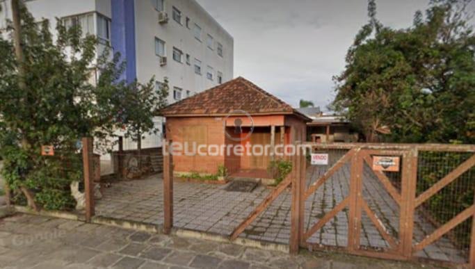 Casas / Sobrados 3 Dorm.