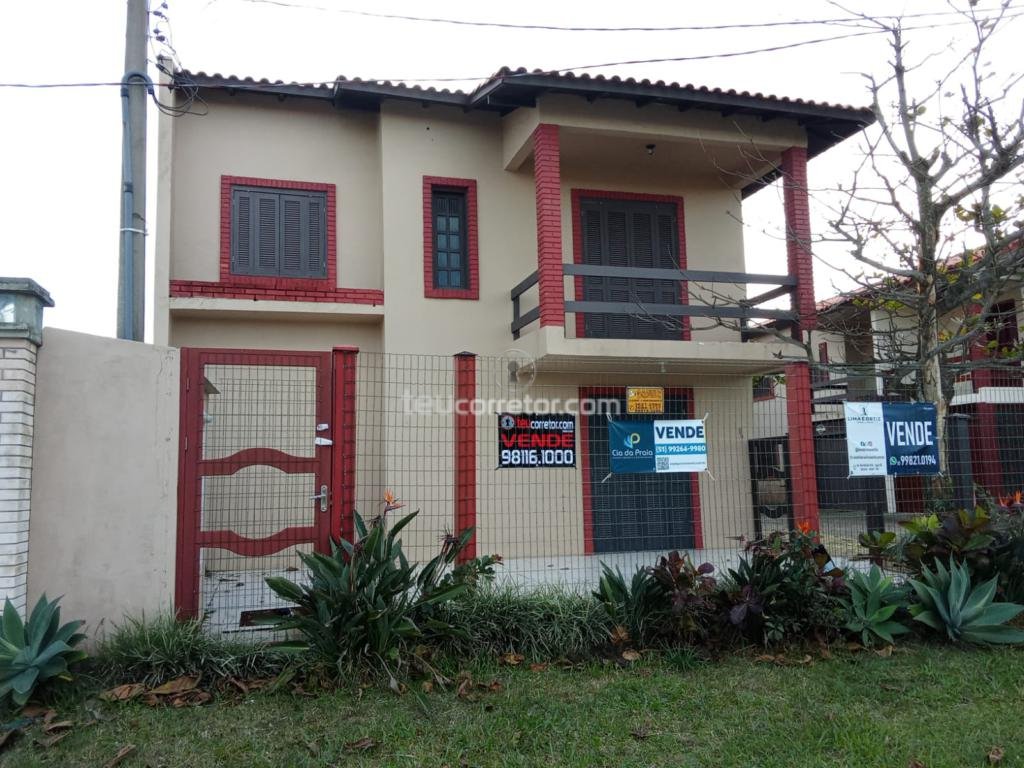 Casa Geminada / Duplex 3 Dorm.