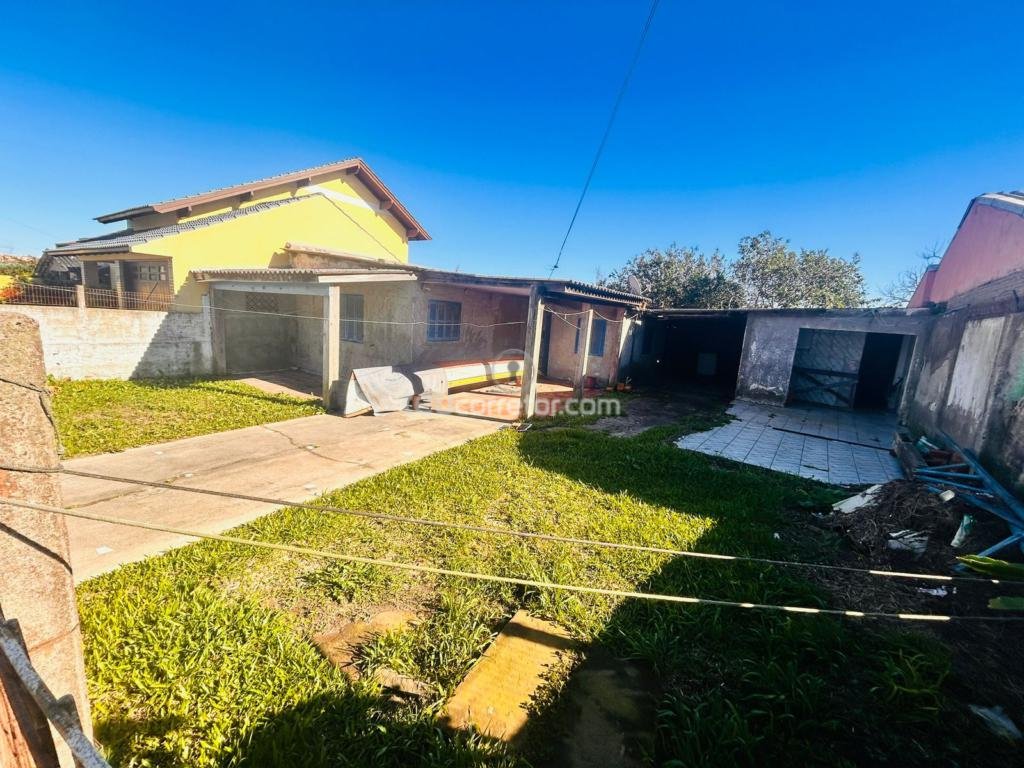 Casas / Sobrados 3 Dorm.