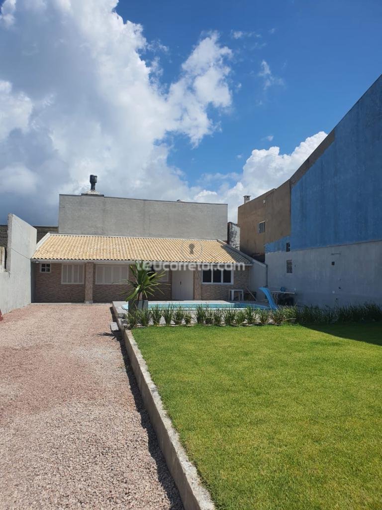 Casas / Sobrados 3 Dorm.