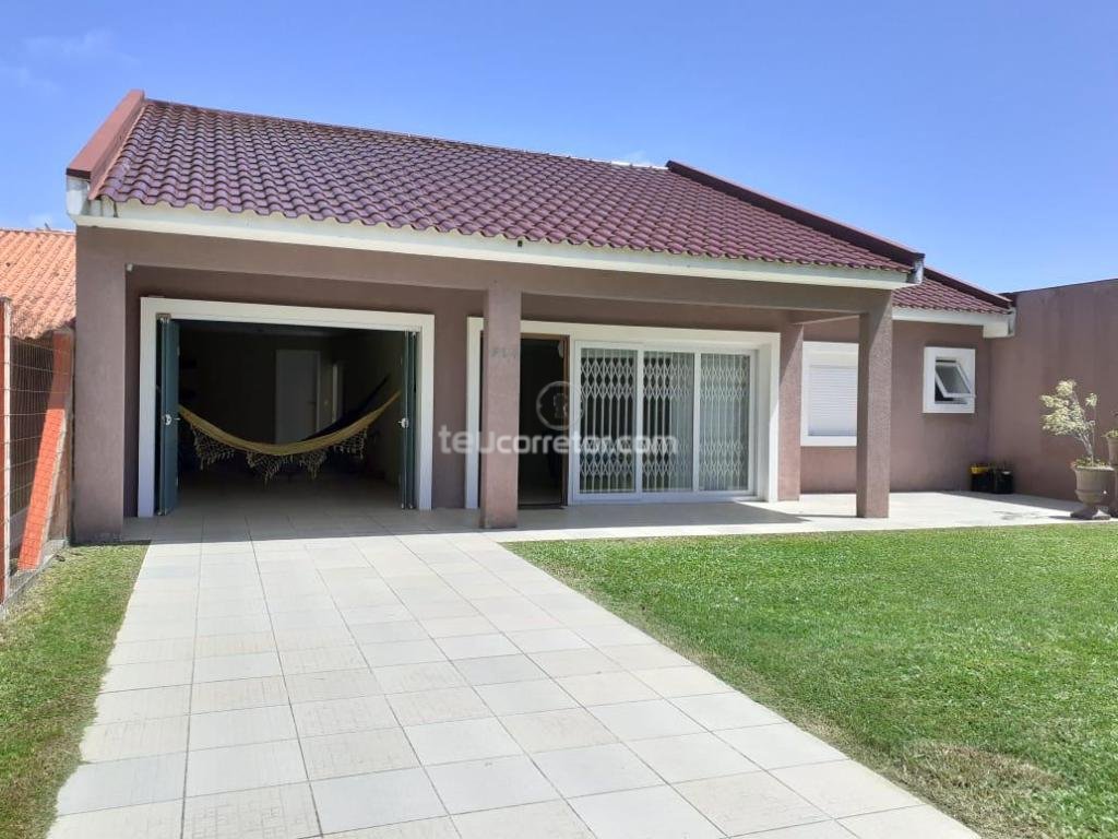 Casas / Sobrados 5 Dorm.
