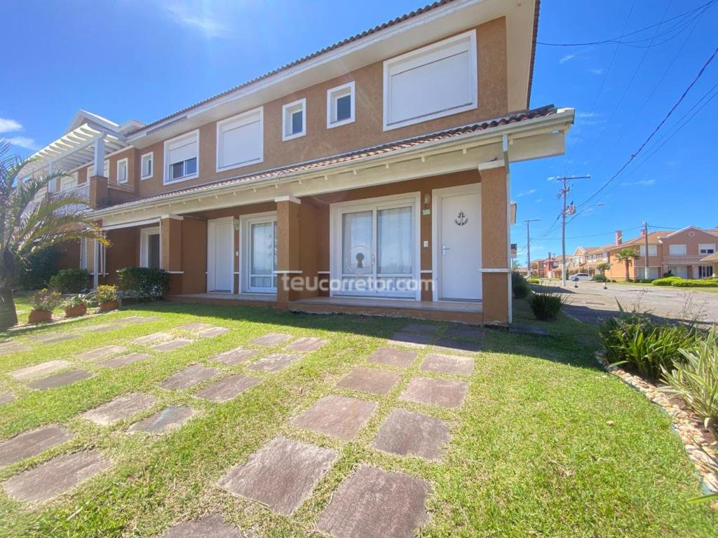 Casas / Sobrados 3 Dorm.