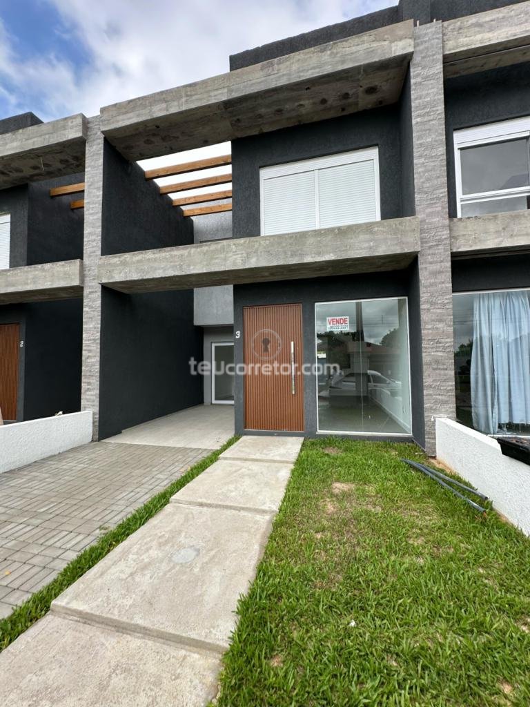 Casas / Sobrados 3 Dorm.