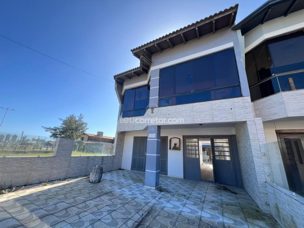 Casa Geminada / Duplex 3 Dorm.