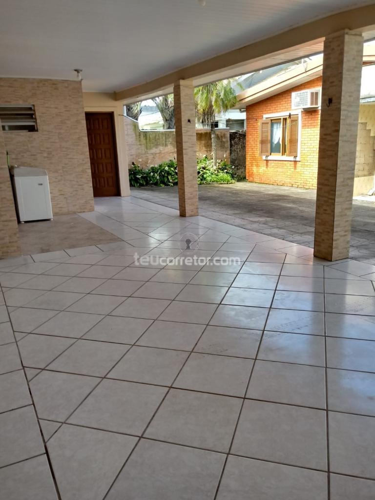 Casas / Sobrados 3 Dorm.