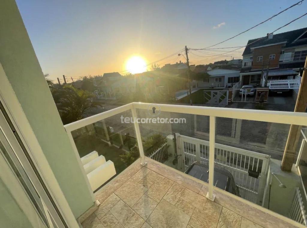 Casa Geminada / Duplex 2 Dorm.