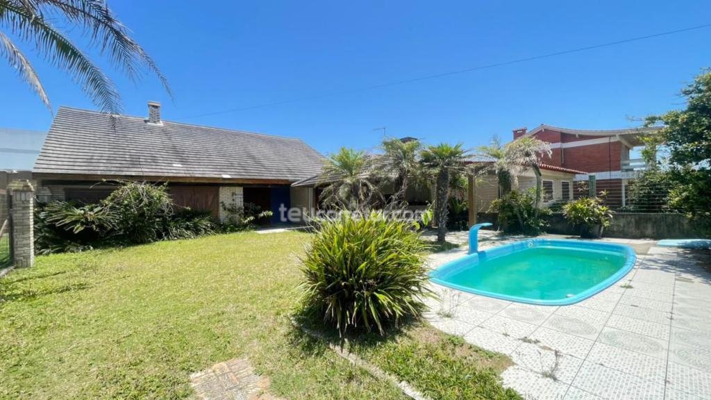 Casas / Sobrados 3 Dorm.