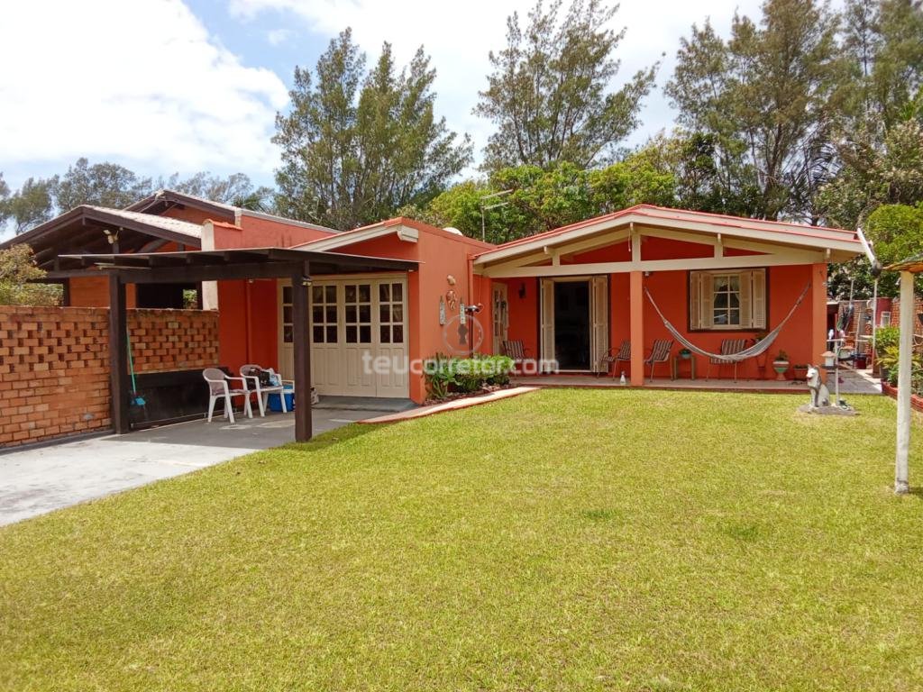 Casas / Sobrados 3 Dorm.