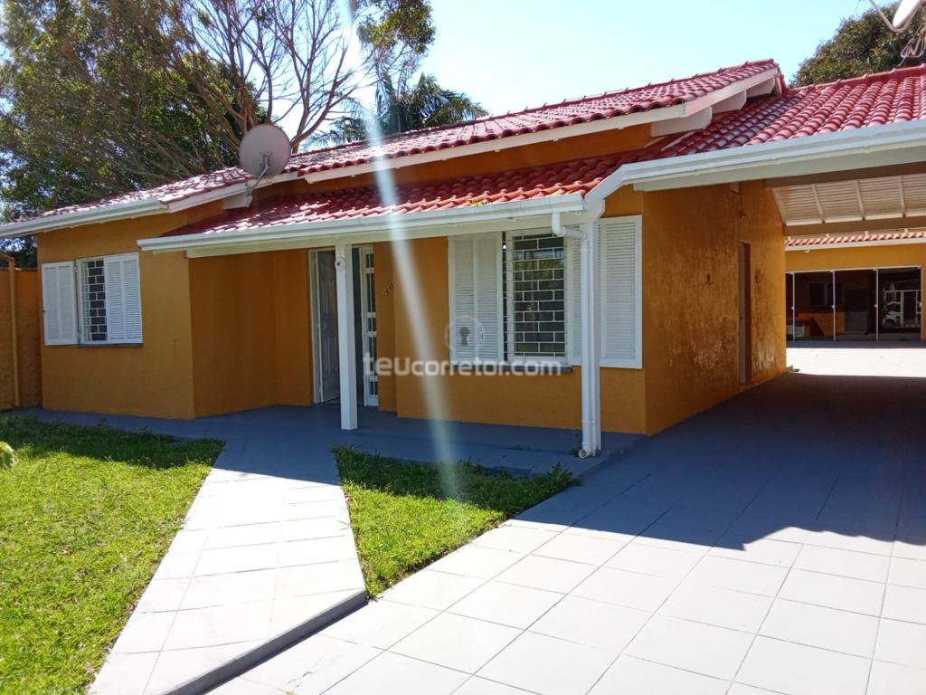 Casas / Sobrados 3 Dorm.