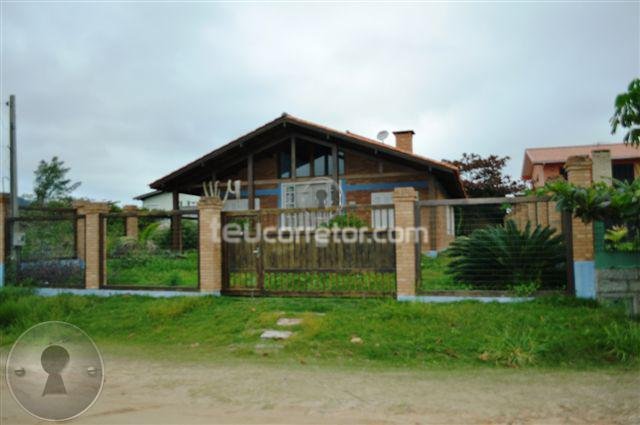 Casas / Sobrados 3 Dorm.