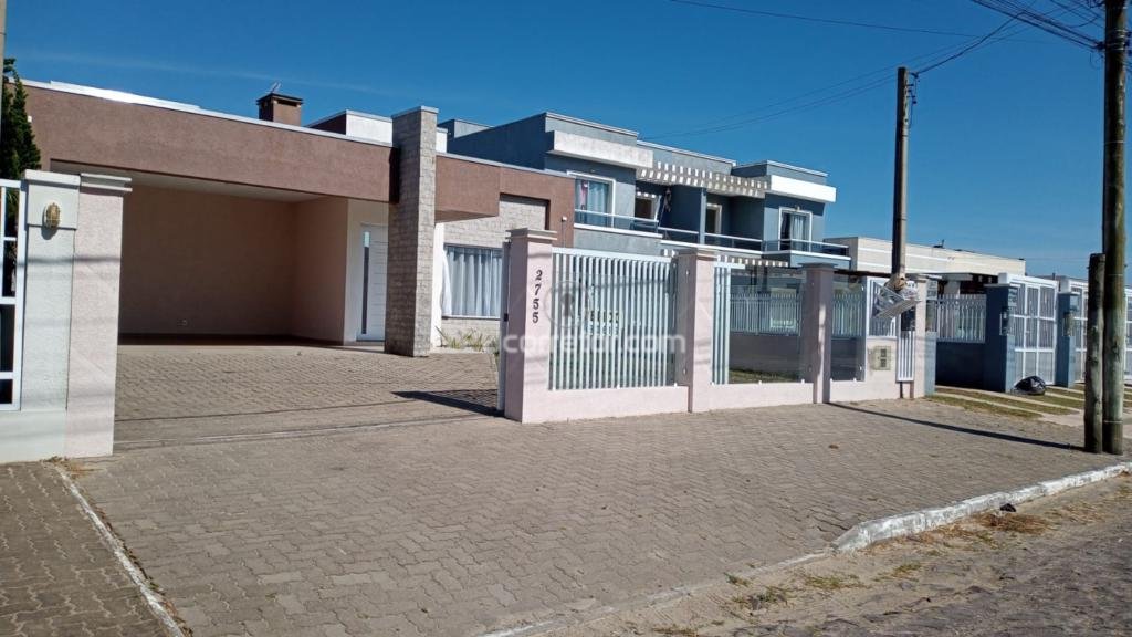 Casas / Sobrados 3 Dorm.